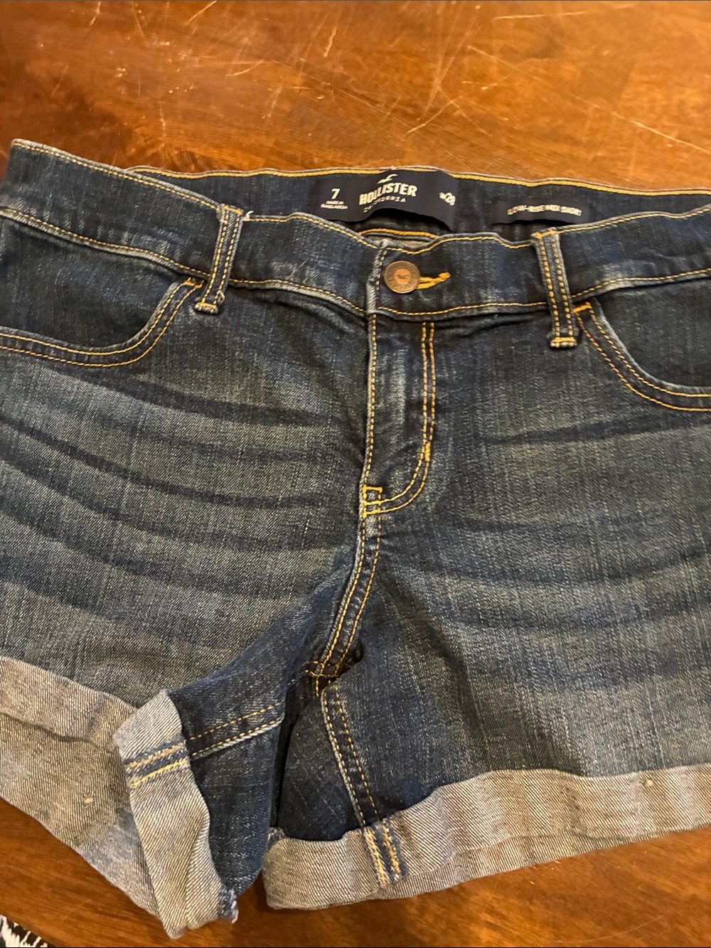 Hollister Indigo Rolled-Hem Denim Shorts Sz 7